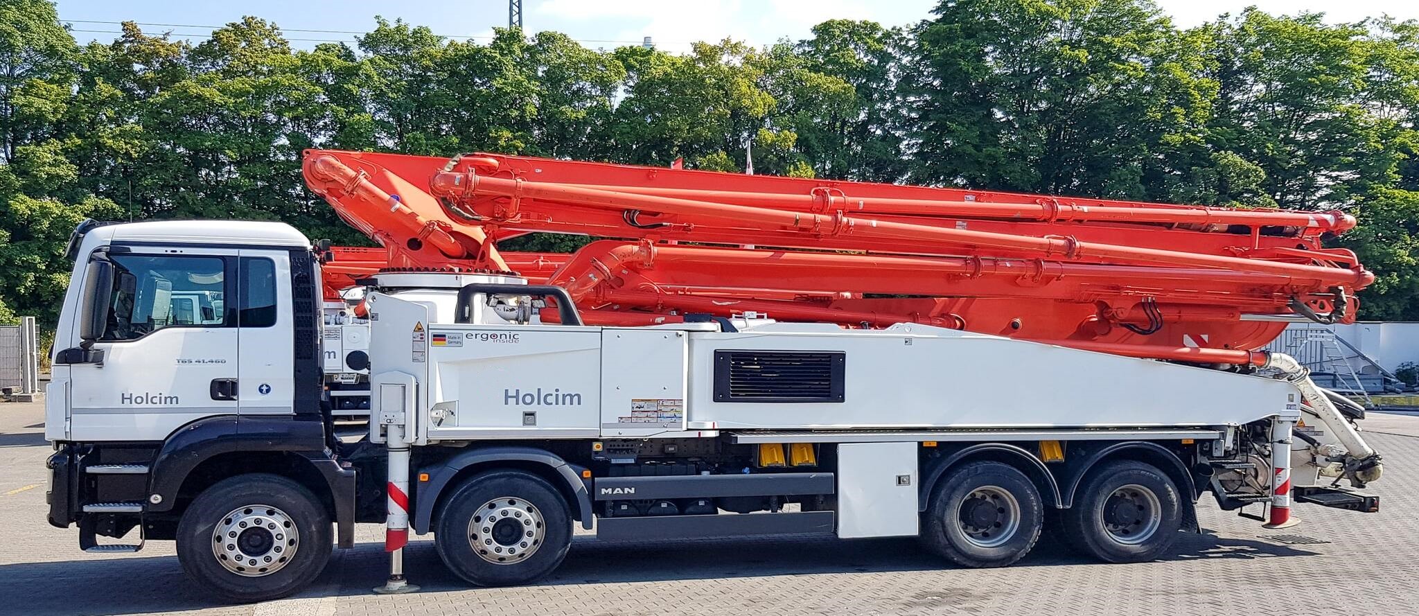 Das Bild zeigt die Betonpumpe M 47 im Profil